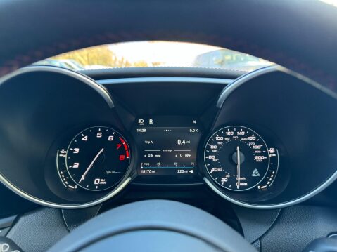 Alfa Romeo Giulia 2.9 V6 Bi-Turbo Quadrifoglio Auto Euro 6 (s/s) 4dr 36