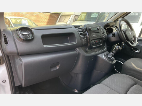 Vauxhall Vivaro 1.6 CDTi 2900 Sportive L2 H1 Euro 6 5dr 39