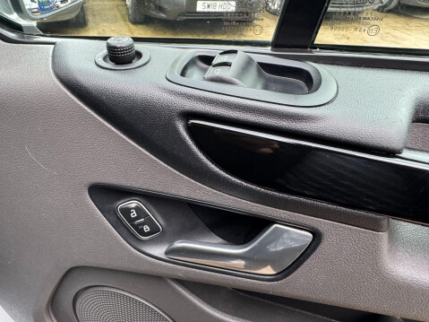 Ford Transit Custom 2.0 320 EcoBlue Limited Auto L1 H1 Euro 6 (s/s) 5dr 27