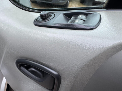 Nissan Primastar 1.9 dCi 2900 SE L1 H1 4dr 16