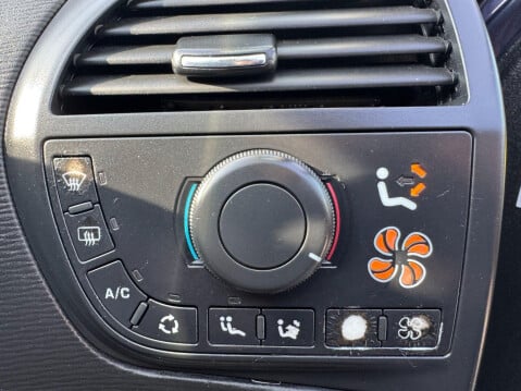 Citroen Grand C4 Picasso 1.6 HDi VTR+ EGS6 Euro 4 5dr 38