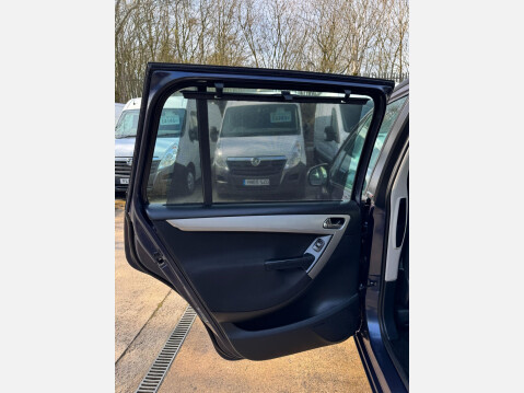 Citroen Grand C4 Picasso 1.6 HDi VTR+ EGS6 Euro 4 5dr 39