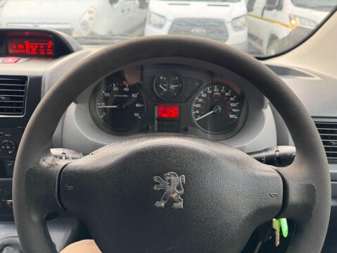 Peugeot Expert 2.0 HDi Professional L1 H1 4dr 27