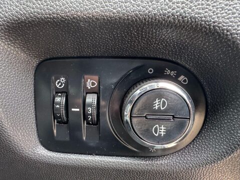 Vauxhall Corsa 1.2 16V Excite Euro 5 3dr (A/C) 26