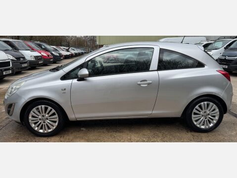 Vauxhall Corsa 1.2 16V Excite Euro 5 3dr (A/C) 18