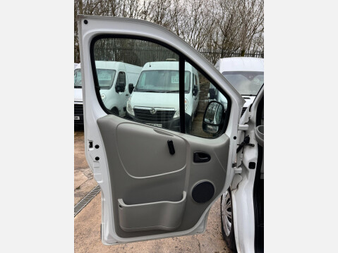 Vauxhall Vivaro 2.0 2700 CDTi FWD L1 4dr 28
