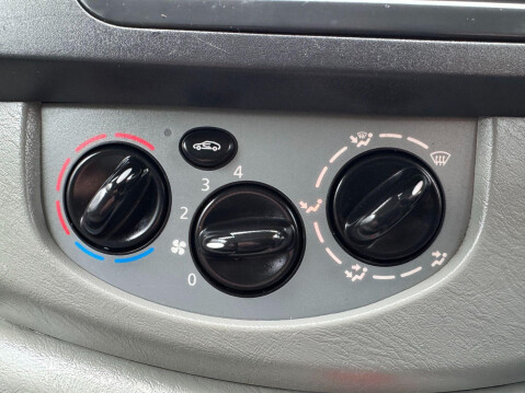 Vauxhall Vivaro 2.0 2700 CDTi FWD L1 4dr 27