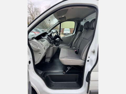 Vauxhall Vivaro 2.0 2700 CDTi FWD L1 4dr 29