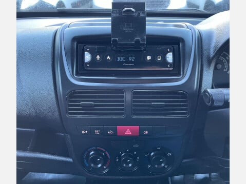 Vauxhall Combo 1.3 CDTi 2000 16v FWD L1 H1 3dr 27