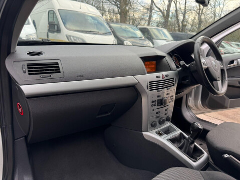 Vauxhall Astra 1.4i 16v Active 5dr 33