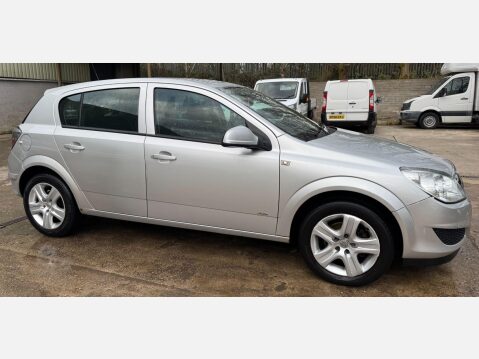 Vauxhall Astra 1.4i 16v Active 5dr 5