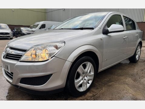 Vauxhall Astra 1.4i 16v Active 5dr 18