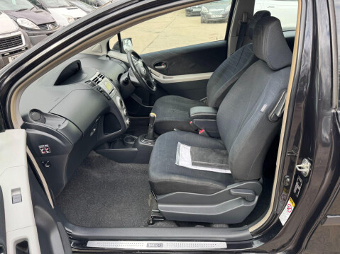 Toyota Yaris 1.3 VVT-i T Spirit 3dr 30