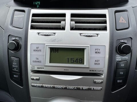 Toyota Yaris 1.3 VVT-i T Spirit 3dr 29