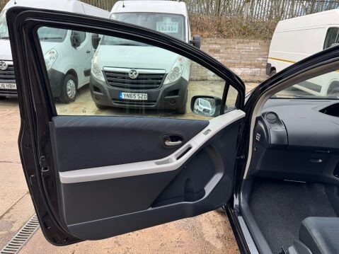 Toyota Yaris 1.3 VVT-i T Spirit 3dr 31