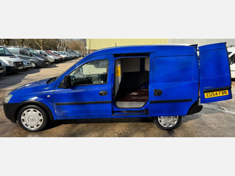 Vauxhall Combo 1.7 Di 2000 3dr 21