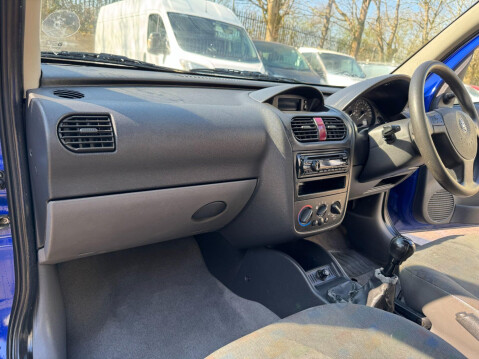 Vauxhall Combo 1.7 Di 2000 3dr 37