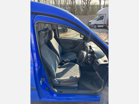 Vauxhall Combo 1.7 Di 2000 3dr 30
