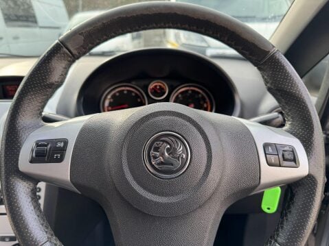 Vauxhall Corsa 1.2i 16v SXi 3dr 26