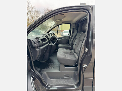 Vauxhall Vivaro 1.6 CDTi 2700 BiTurbo ecoTEC Sportive L1 H1 Euro 6 (s/s) 5dr 33