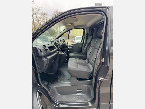 Vauxhall Vivaro 1.6 CDTi 2700 BiTurbo ecoTEC Sportive L1 H1 Euro 6 (s/s) 5dr 33