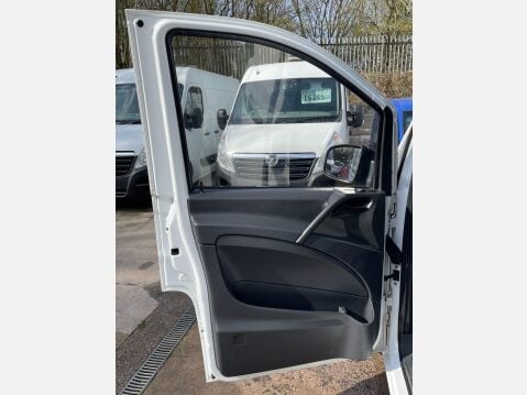 Mercedes-Benz Vito 2.1 113 CDi BlueEFFICIENCY L3 5dr 34