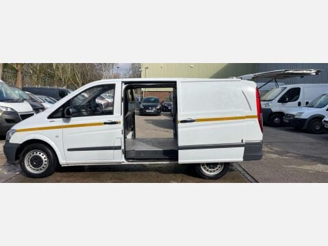 Mercedes-Benz Vito 2.1 113 CDi BlueEFFICIENCY L3 5dr 17