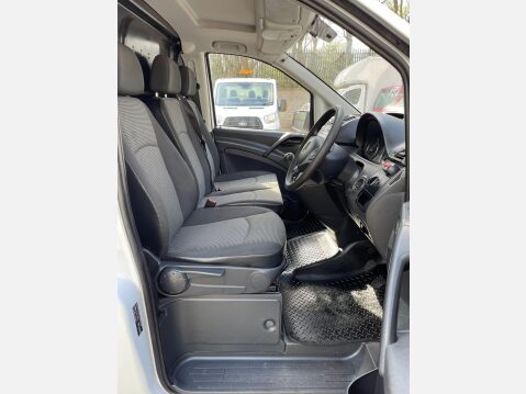Mercedes-Benz Vito 2.1 113 CDi BlueEFFICIENCY L3 5dr 23