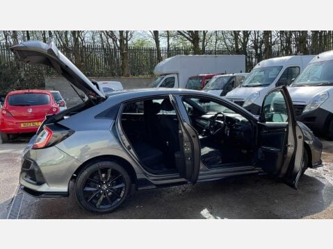 Honda Civic 1.5 VTEC Turbo Sport CVT Euro 6 (s/s) 5dr 9