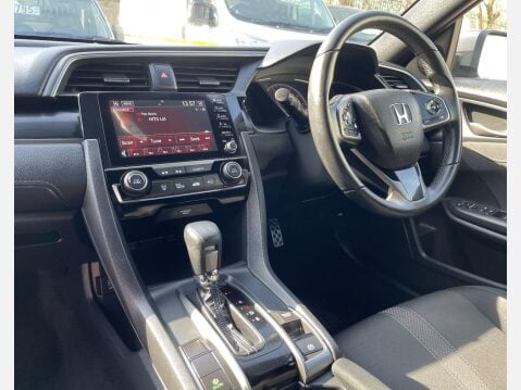Honda Civic 1.5 VTEC Turbo Sport CVT Euro 6 (s/s) 5dr 47