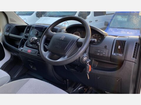 Peugeot Boxer 2.2 HDi 330 L1 H1 4dr 32