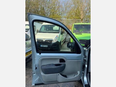 Renault Kangoo 1.5 SL17 TD dCi Venture Special Edition FWD L3 H1 4dr 35
