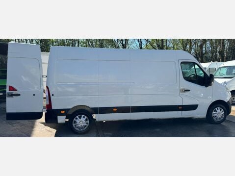 Renault Master 2.3 dCi 35 Business FWD LWB Medium Roof Euro 5 5dr 8