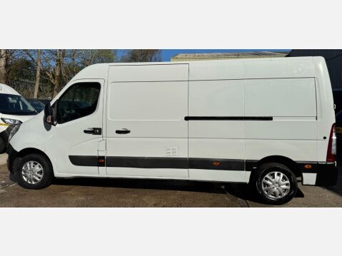 Renault Master 2.3 dCi 35 Business FWD LWB Medium Roof Euro 5 5dr 21