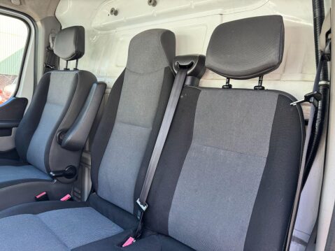 Renault Master 2.3 dCi 35 Business FWD LWB Medium Roof Euro 5 5dr 39