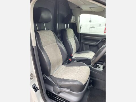 Volkswagen Caddy 1.6 TDi C20 Maxi FWD 5dr 24