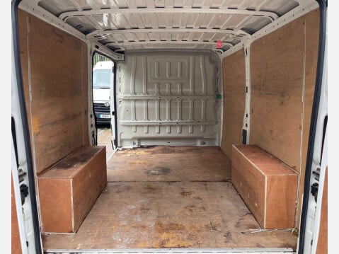 Peugeot Boxer 2.2 HDi 330 Professional L1 H1 Euro 5 5dr 12