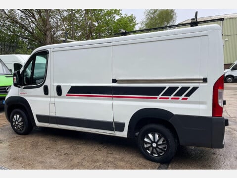 Peugeot Boxer 2.2 HDi 330 Professional L1 H1 Euro 5 5dr 14