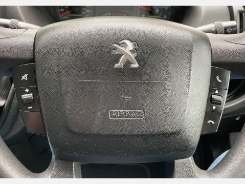 Peugeot Boxer 2.2 HDi 330 Professional L1 H1 Euro 5 5dr 28