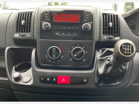 Peugeot Boxer 2.2 HDi 330 Professional L1 H1 Euro 5 5dr 32