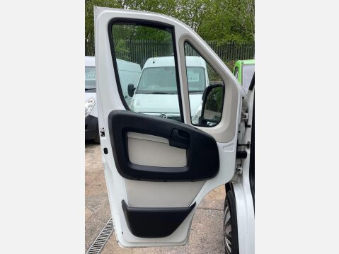 Peugeot Boxer 2.2 HDi 330 Professional L1 H1 Euro 5 5dr 35