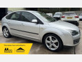 Ford Focus 1.6 Zetec 5dr 1