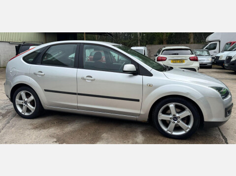 Ford Focus 1.6 Zetec 5dr 7