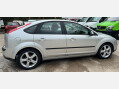 Ford Focus 1.6 Zetec 5dr 9