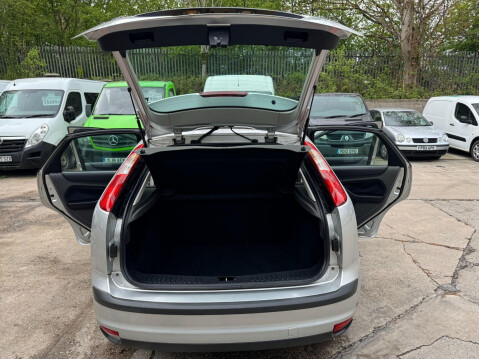 Ford Focus 1.6 Zetec 5dr 13