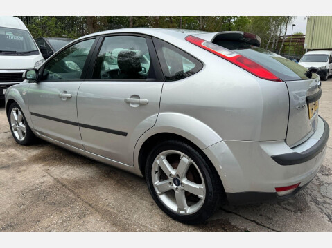 Ford Focus 1.6 Zetec 5dr 15