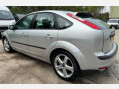Ford Focus 1.6 Zetec 5dr 15