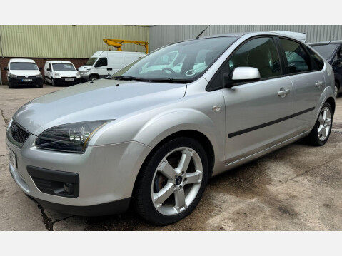 Ford Focus 1.6 Zetec 5dr 21