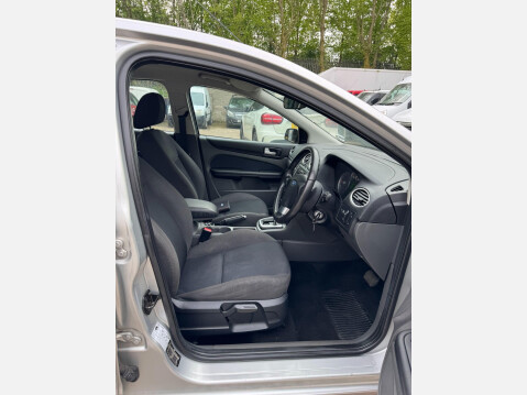 Ford Focus 1.6 Zetec 5dr 24
