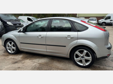 Ford Focus 1.6 Zetec 5dr 16